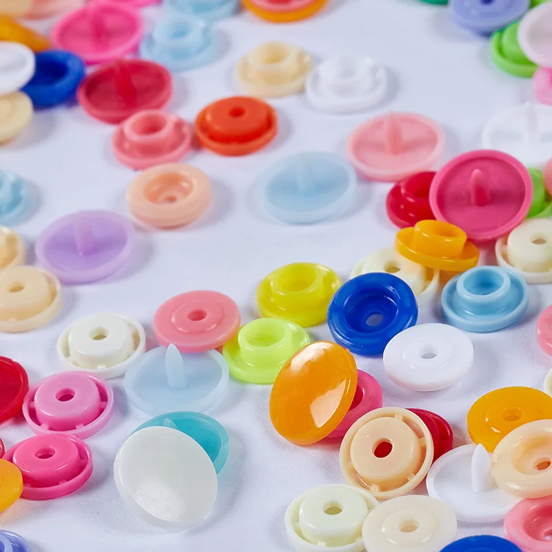 Bottoni automatici in plastica - Baby Clothing Used recensione e prezzo